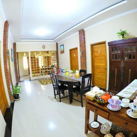 Ndalem Eyang Dwijo Hotel Yogyakarta Kültér fotó