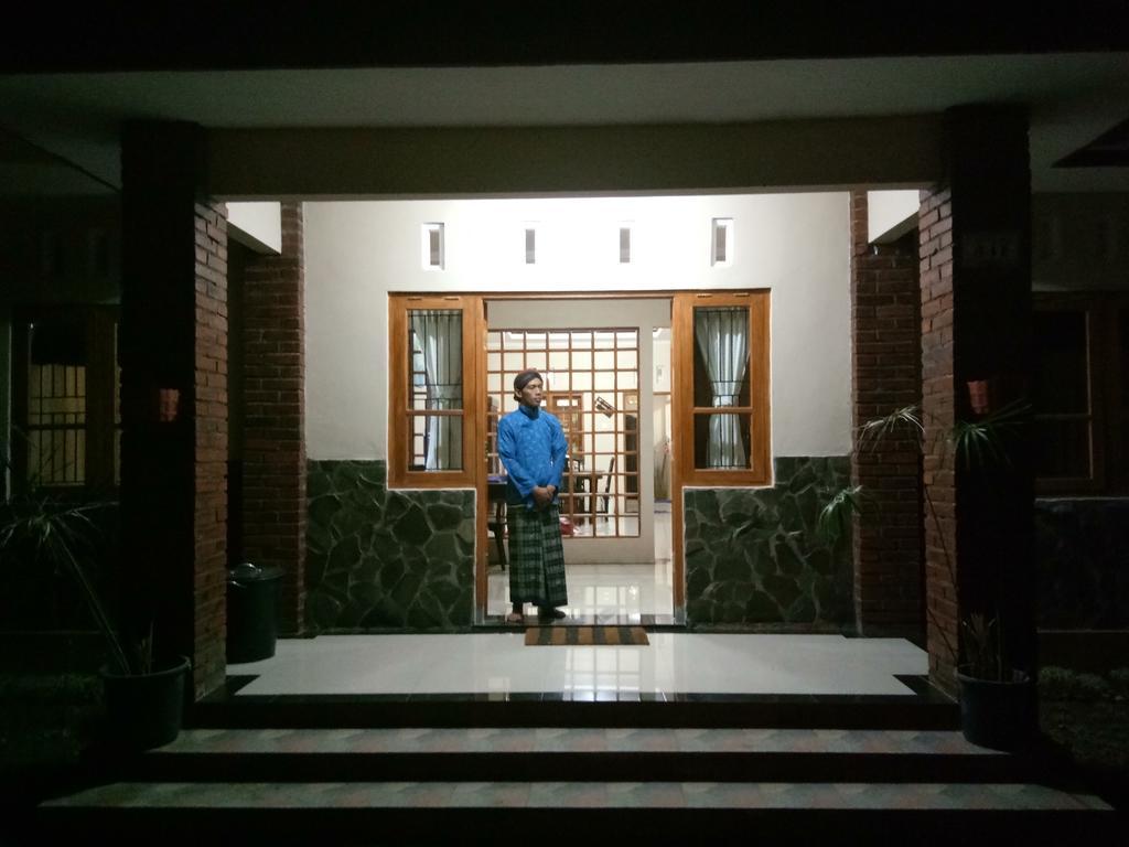 Ndalem Eyang Dwijo Hotel Yogyakarta Kültér fotó