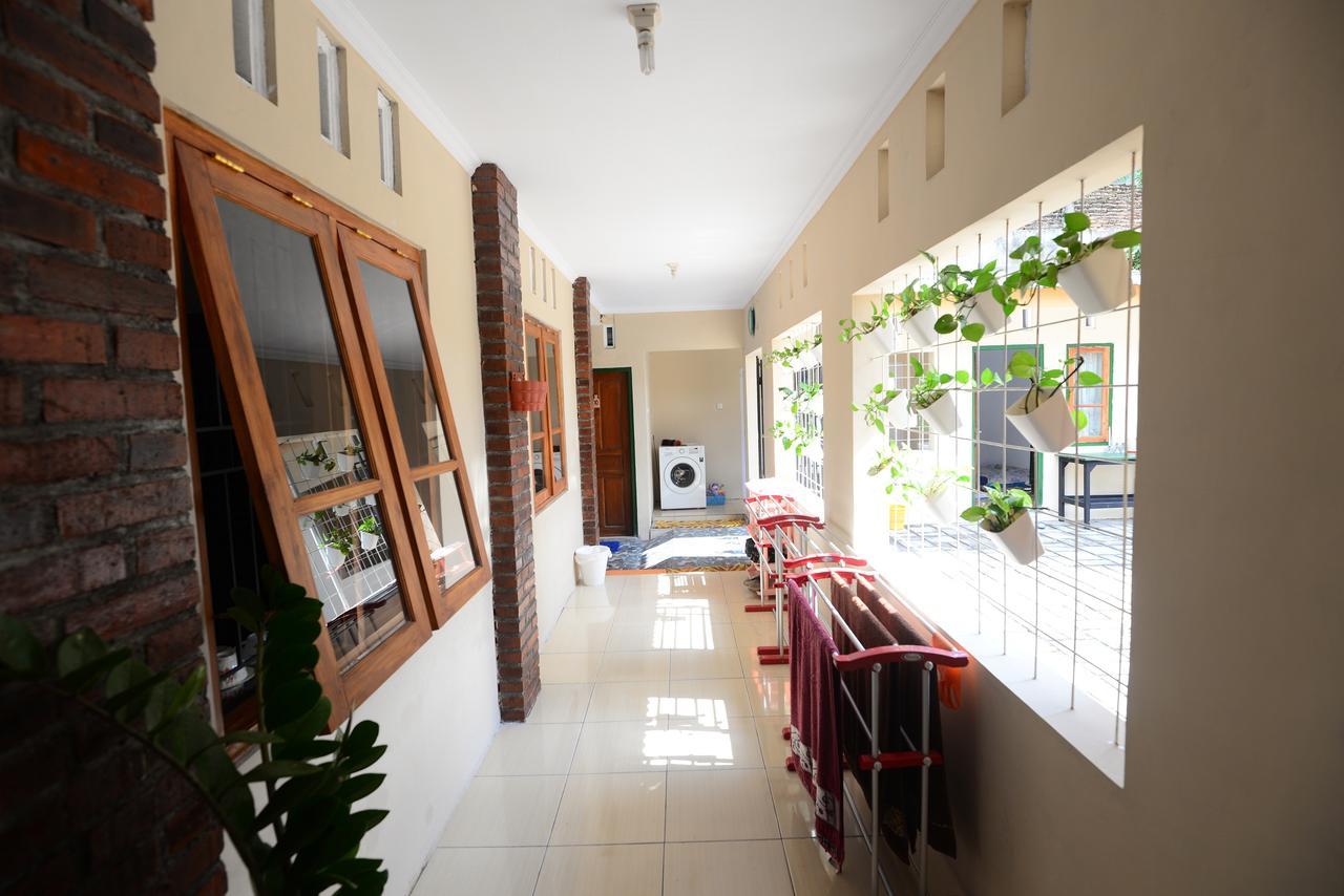 Ndalem Eyang Dwijo Hotel Yogyakarta Kültér fotó