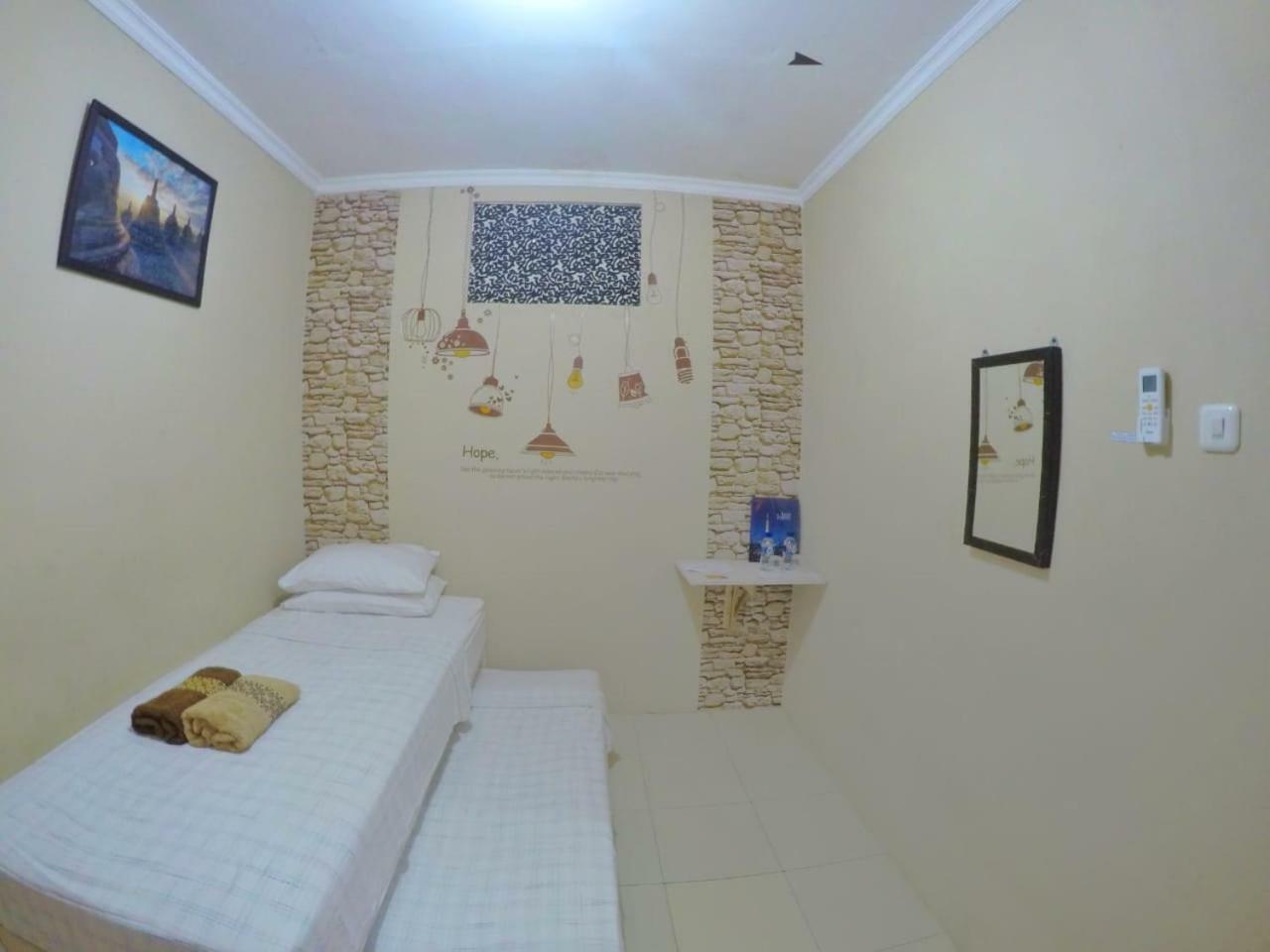 Ndalem Eyang Dwijo Hotel Yogyakarta Kültér fotó